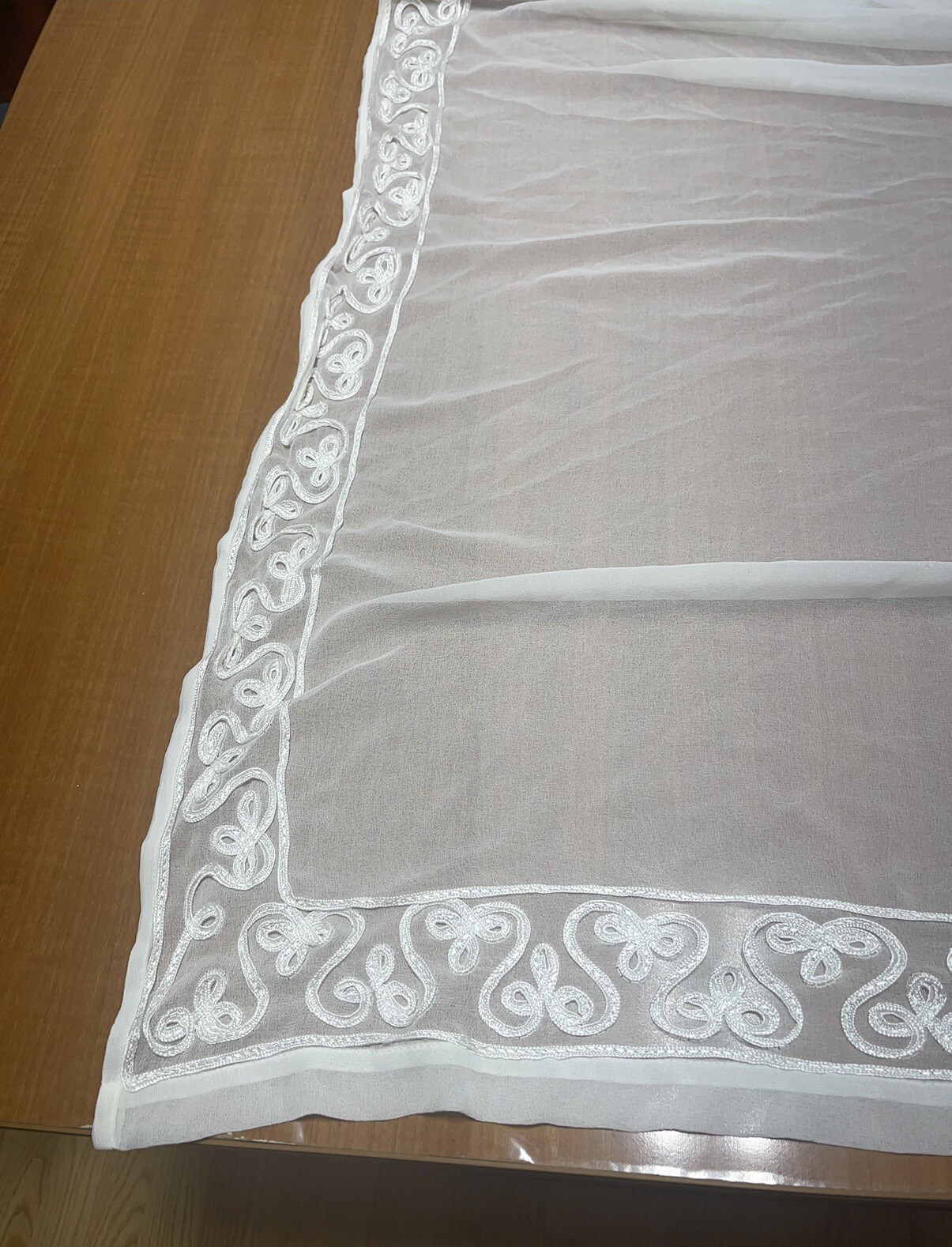 CROSCILL DISTINCTION EMBROIDERED SCROLL LINEN/CREAM (1) SCARF VALANCE 41X216 gallery
