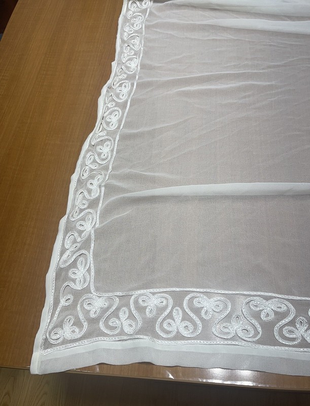 CROSCILL DISTINCTION EMBROIDERED SCROLL LINEN/CREAM (1) SCARF VALANCE 41X216 gallery
