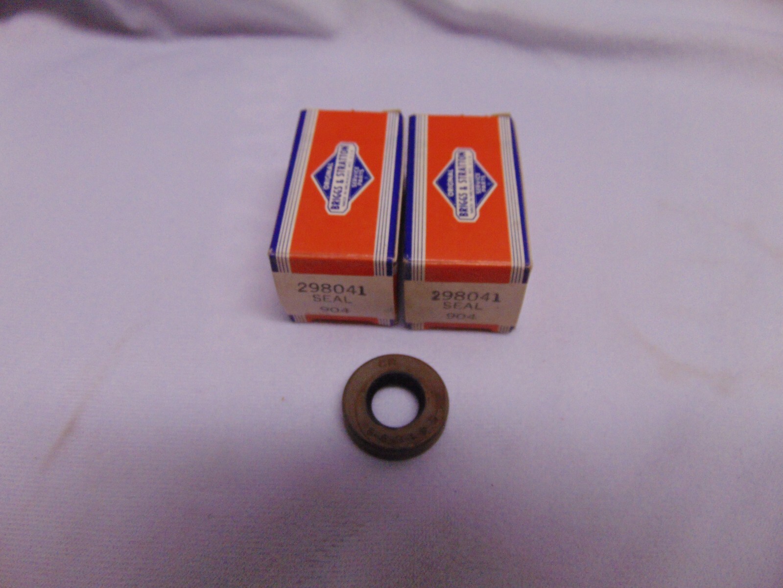 (2) unused NIB Briggs & Stratton seals #298041 904 USA gallery