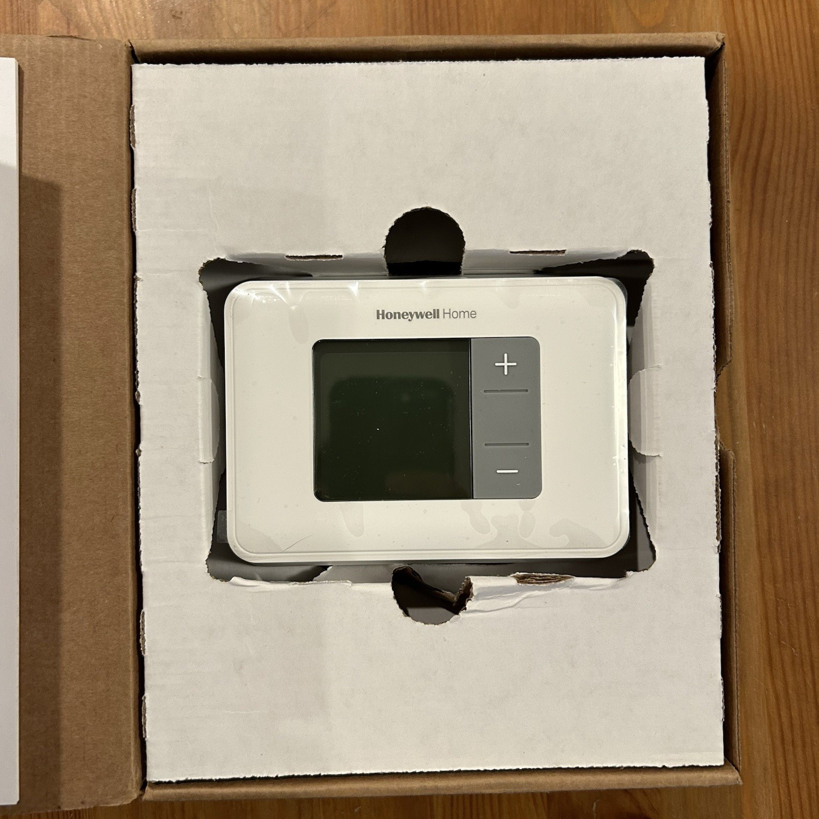 Honeywell RTH5160D T2 White Non-Programmable Thermostat w/ Backlit Display gallery
