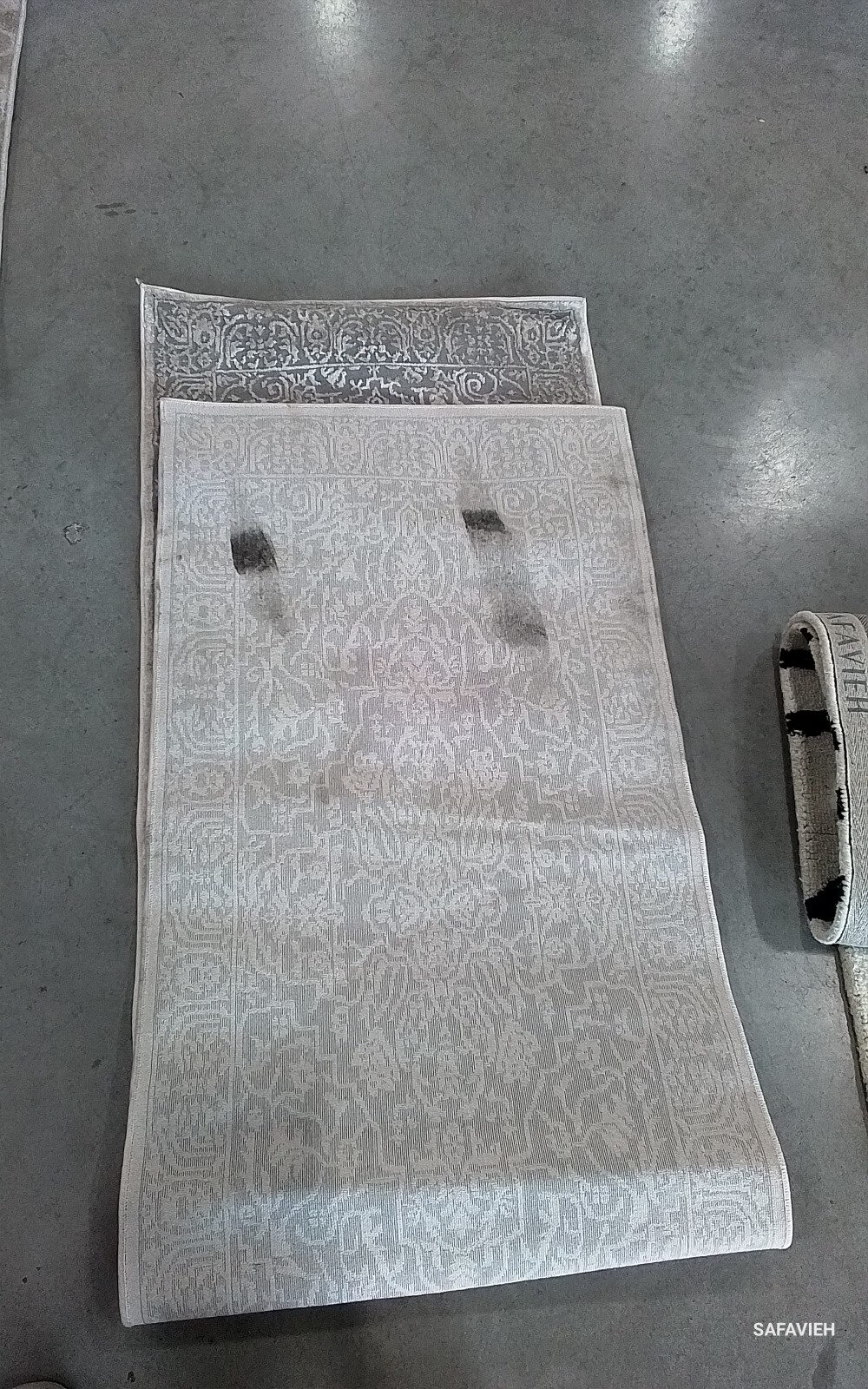L GREY / CREAM 2'-3" x 8'-0" Back Stain Rug, Reduced Price 1172765847 RFT670C-28 gallery