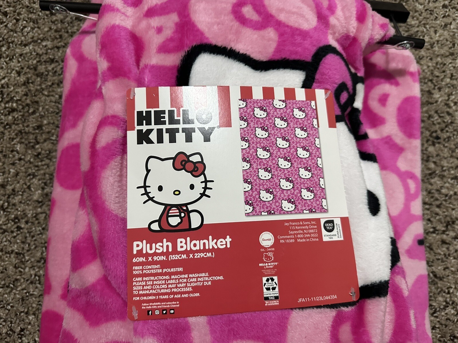 HELLO KITTY by SANRIO PINK VALENTINES BOW PLUSH THROW 60in x 90in (152cm x 229cm gallery