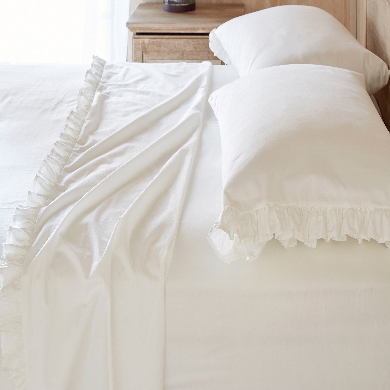 6 PC Ruffle Sheet Set 800 TC Cotton Solid White Elasticated Deep Pocket 8" - 28" gallery