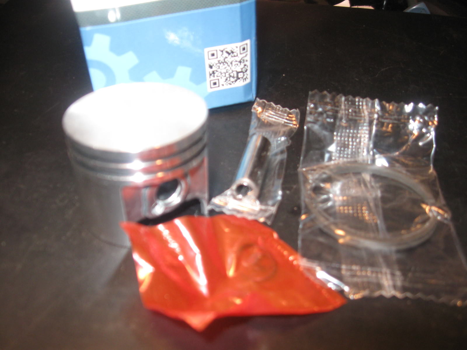 Stihl 017, MS170 37mm Piston Kit. 8mm Pin. Replaces 1130 030 2000. gallery