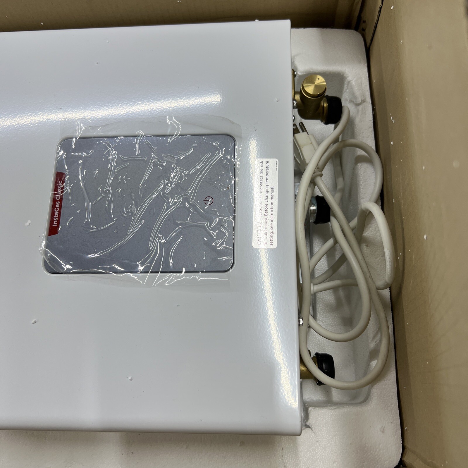 FOGATTI 4GPM Tankless Water Heater Instant Hot Water 90000BTU Whole House Indoor gallery