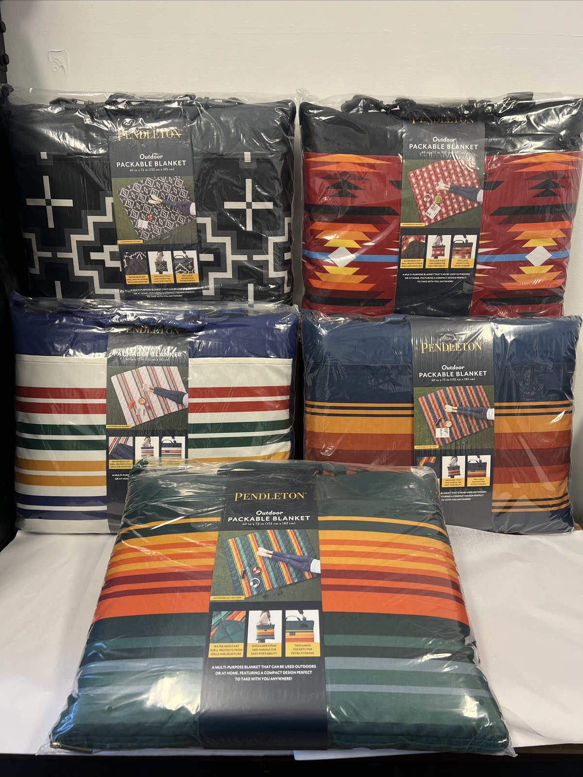 Pendleton Outdoor Packable Blanket Picnic Tailgate Folds & Zips 60x72 inches gallery