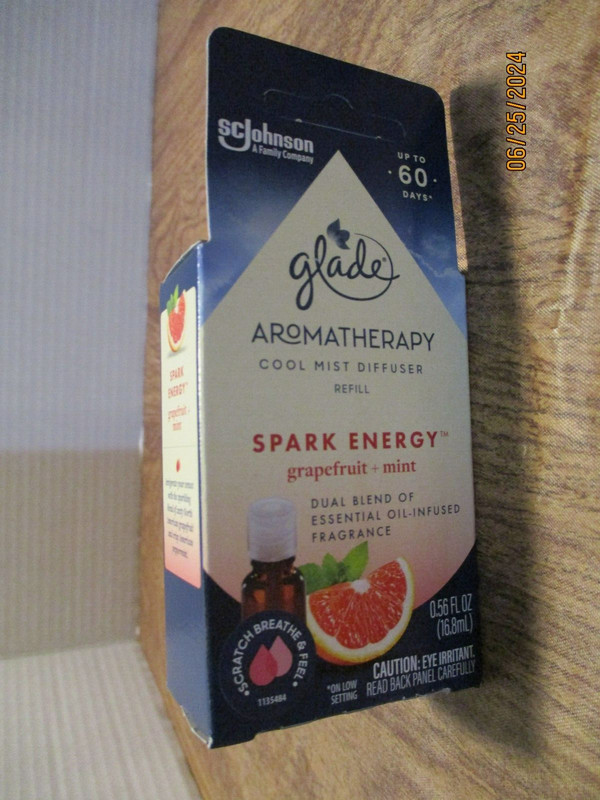 Glade Aromatherapy Cool Mist Oil Diffuser Refill, Find Clarity / Spark Energy gallery