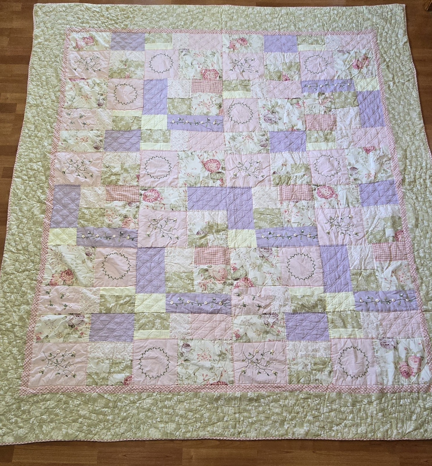 Vintage Cottagecore Floral Patchwork Quilt 92x82 Full Queen Embroidered Pink gallery