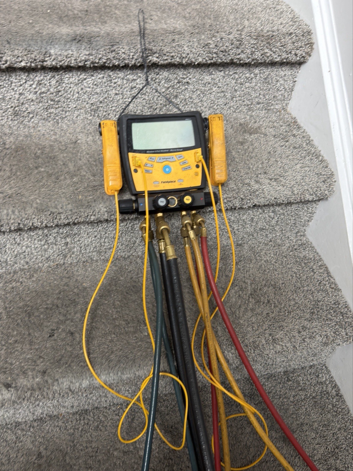 Fieldpiece SMAN460 Wireless Digital 4-Valve Micron Manifold w Hoses gallery