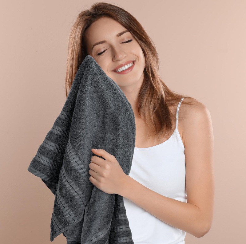 Utopia Towels 4 Pack Premium Extra Large Bath Towels Set, (30 x 60 Inches)... gallery