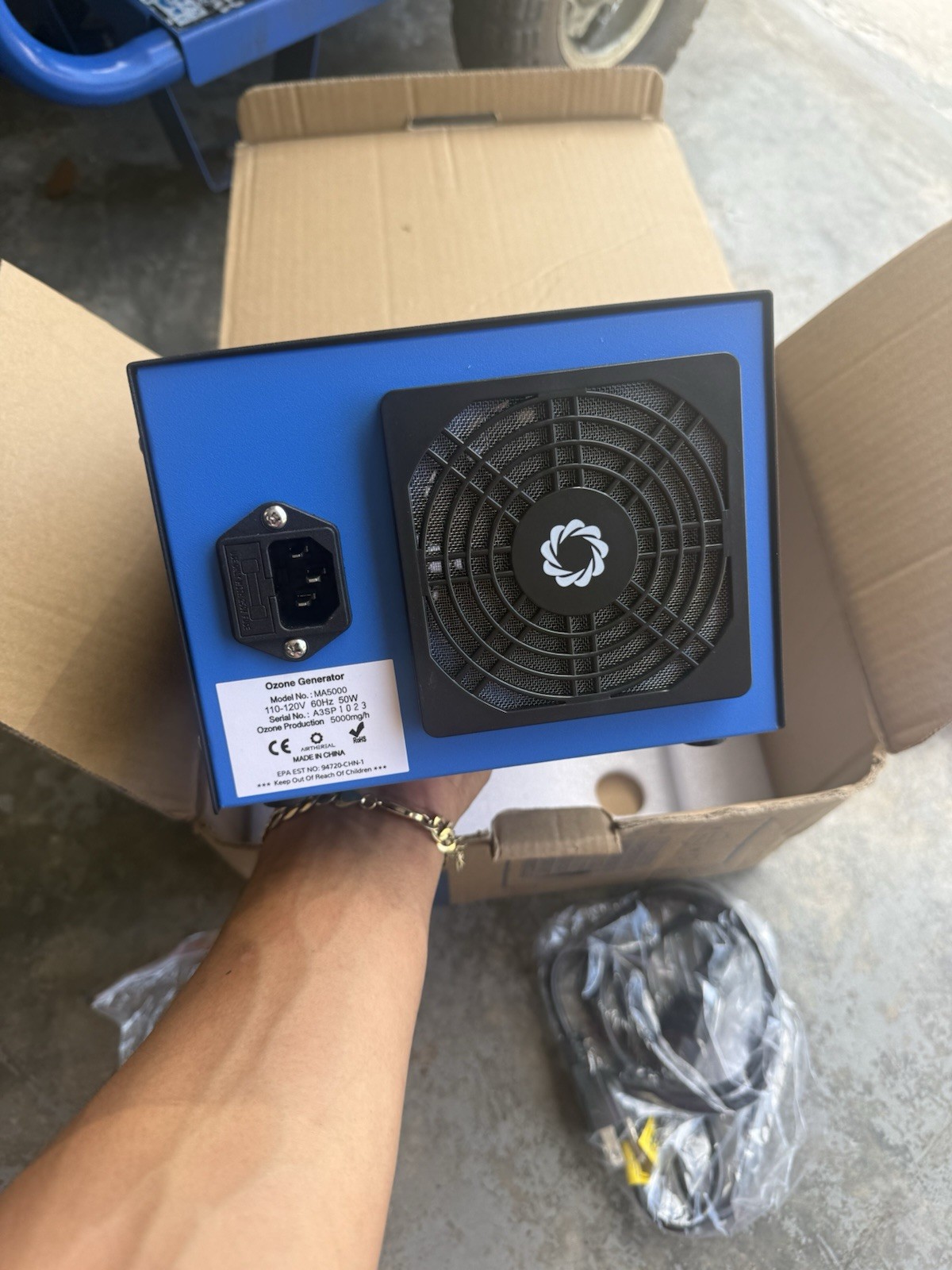 Airthereal MA5000 Ozone Generator Portable Air Purifier Black Blue 110-120V gallery