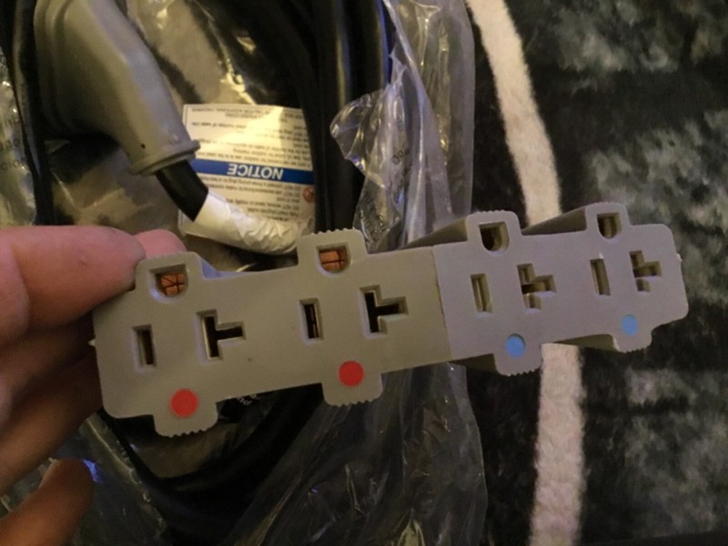 Briggs & Stratton 20 Amp Generator Adapter Cord Set - 25' Long 4 Outlets - New gallery