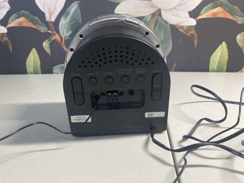 Sony ICF-C7IP Dream Machine Alarm Clock AM/FM Radio iPod & iPhone Dock gallery