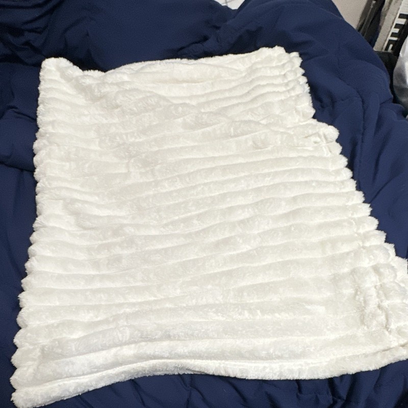 Bedsure White Striped Plush Polyester Throw Blanket 50 x 60 in gallery