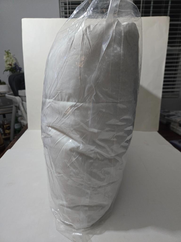 UNIKOME Medium Weight Extra Soft Goose Down and Feather Fiber King Comforter gallery