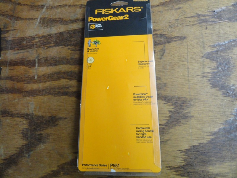 Fiskars P552 Pruner PowerGear2 Titanium Blade 3/4" Cut Orange Black Smooth Cuts gallery