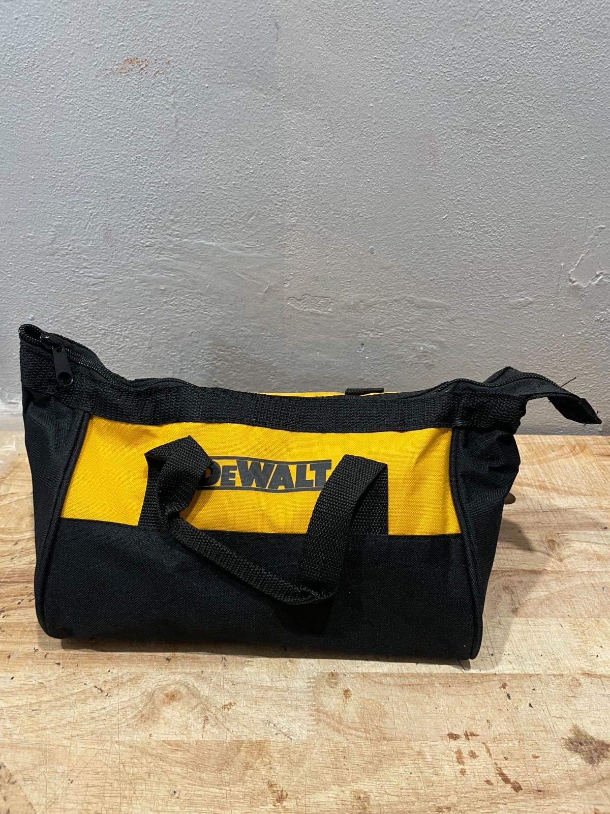 Dewalt 11” Heavy Duty Ballistic Nylon Tool Bag 11” x 8” x 7”( 2 new bags ) gallery