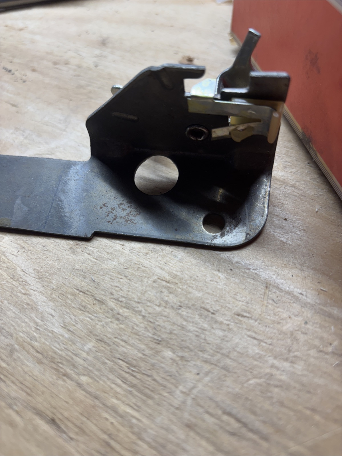 Genuine Oem Briggs & Stratton 298823 Throttle Control Plate NOS gallery
