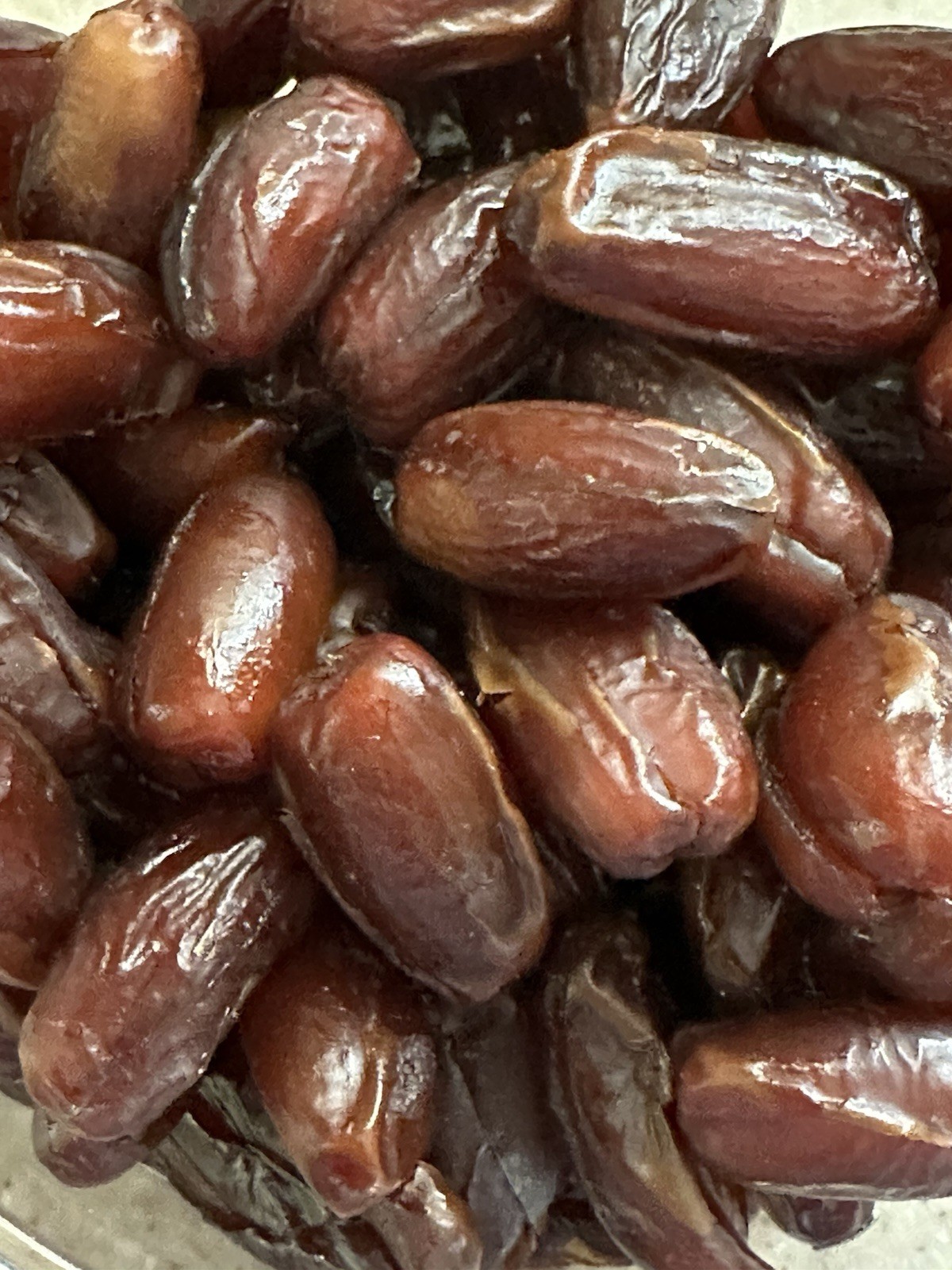 Organic Jumbo Dates,Fresh & Juicy 680g gallery