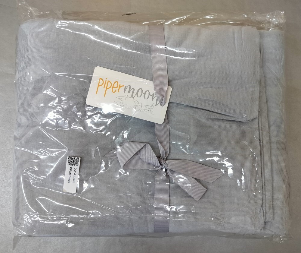 Pipermoon T-Shirt Soft Oversized Twin Bed Blanket in Gray 2 Tone 66" x 85" gallery