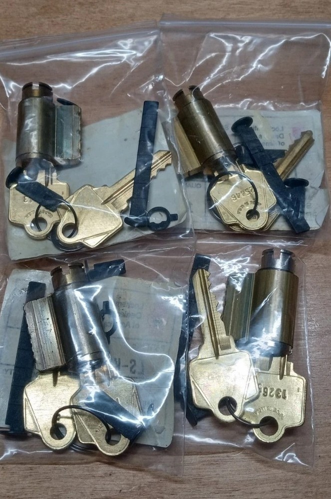 4x Schlage/Arrow LSDA B400A Deadbolt Cylinders W/Tail Pieces.