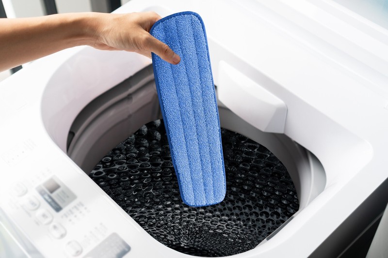 Ultimate 18" Microfiber Mop System - Handle, Frame and 3 Types Cleaning Pads gallery