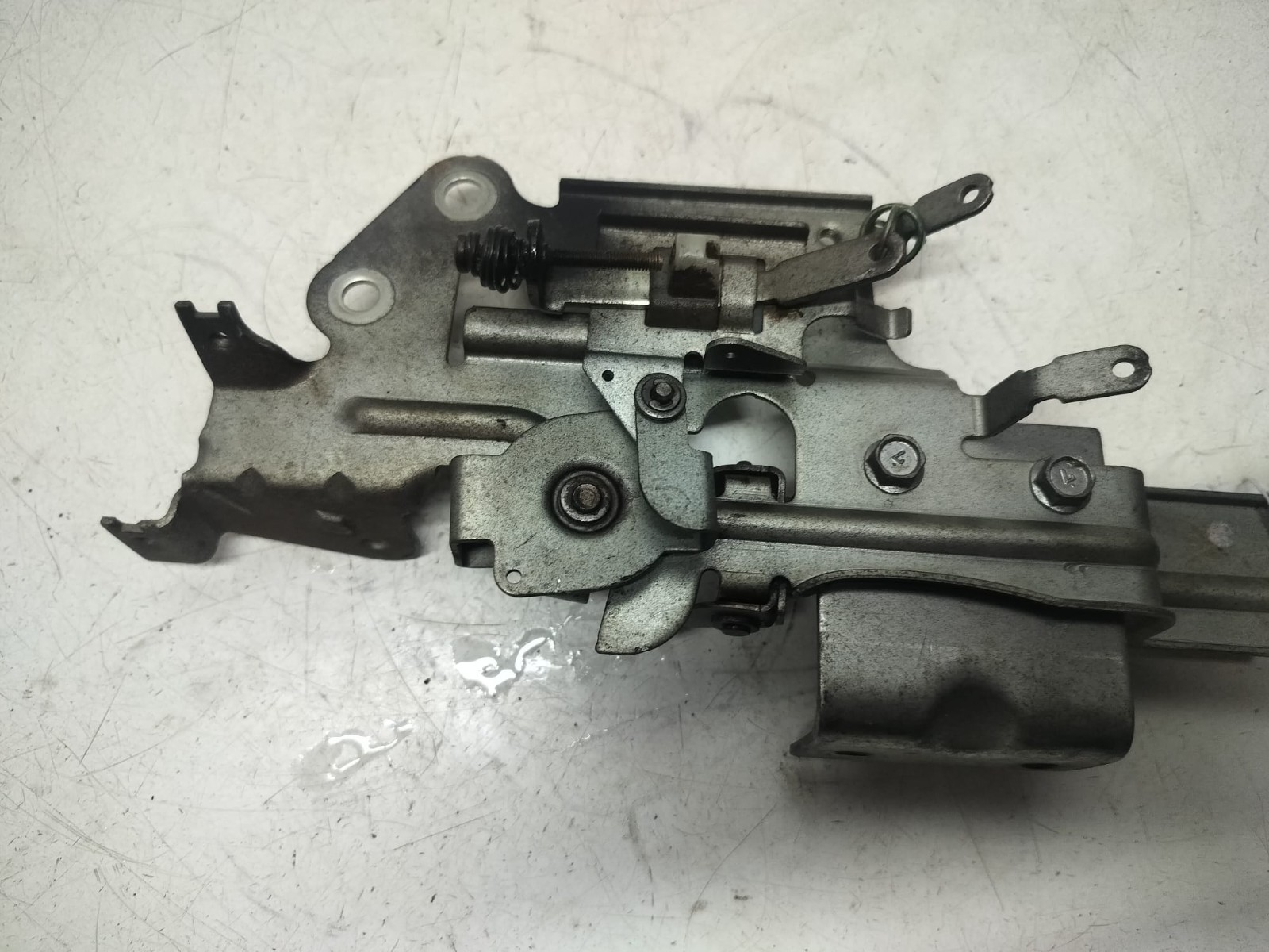 841528 BRIGGS AND STRATTON ENGINE CONTROL BRACKET gallery