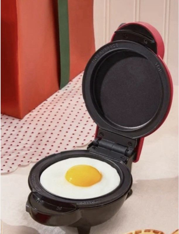 DASH Mini Waffle Maker Multimaker System 7 Removable Seasonal Plates - Non Stick gallery