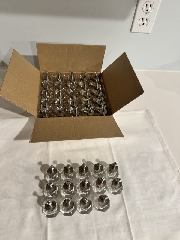 46 - Amerock 1-¼in Knobs clear/Satin nickel base w/ Screws gallery