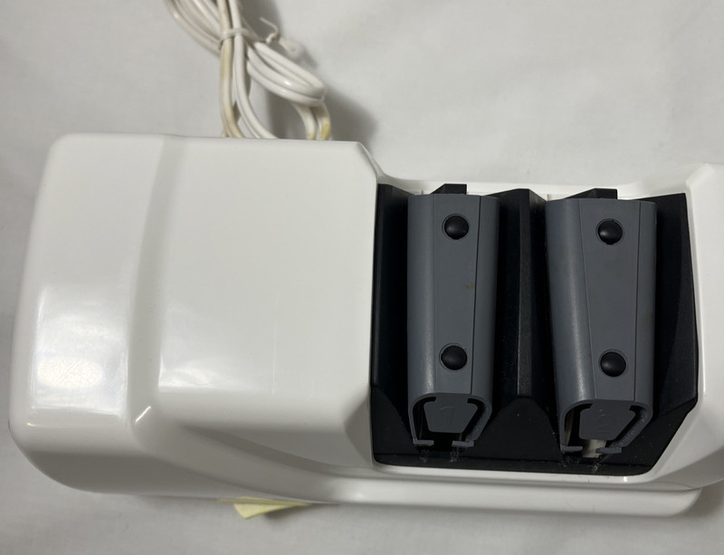 Chef's Choice Diamond Hone Model 320 FlexHone/Strop Professional Knife Sharpener gallery