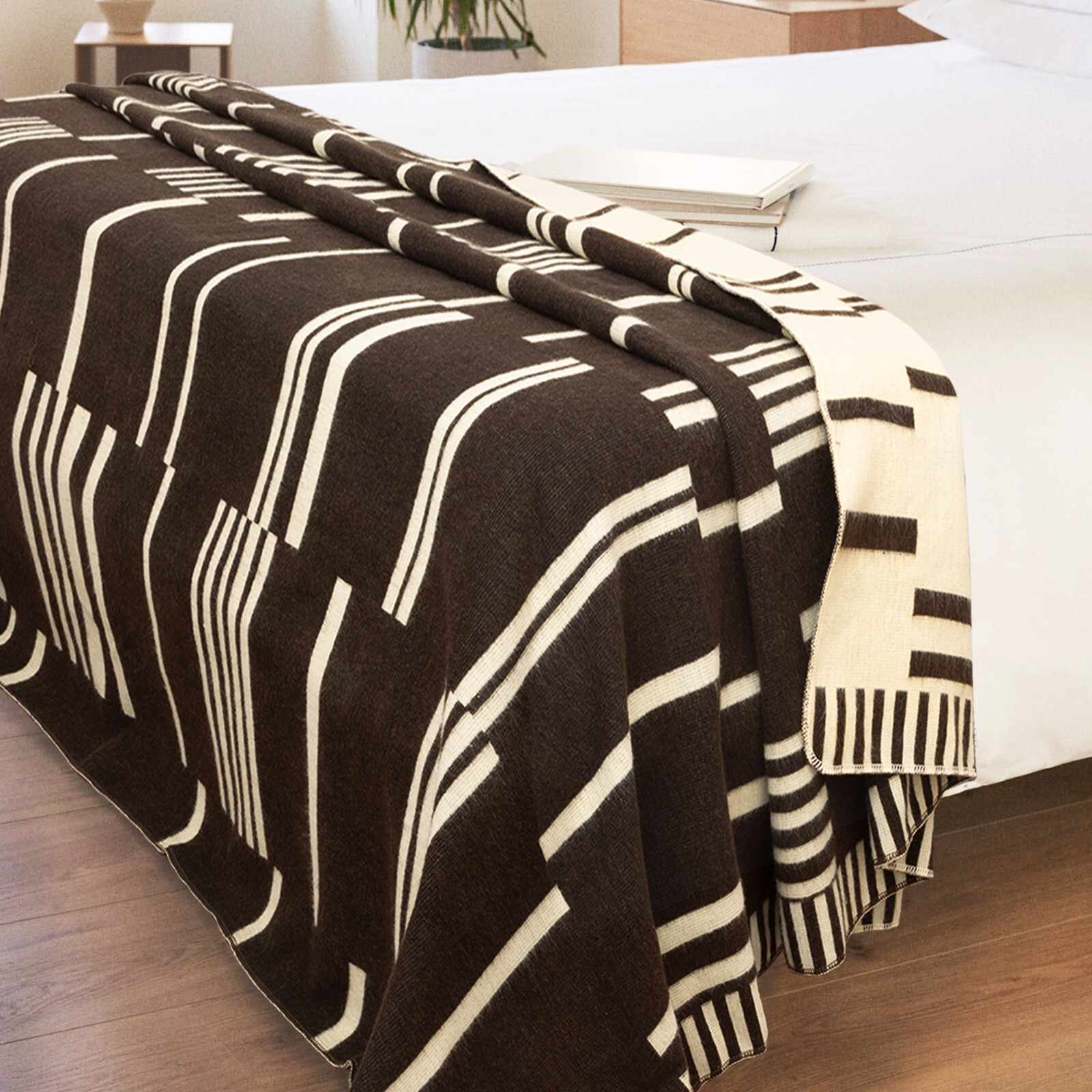 CLINT EASTWOOD ALPACA WOOL BLANKET – XL 102X83 in REVERSIBLE CREAM/BROWN WESTERN gallery