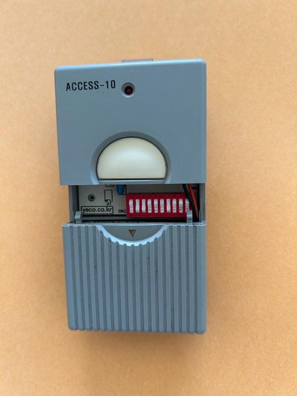 Multicode Acccess 10 300 MHz gate/garage opener remote control gallery