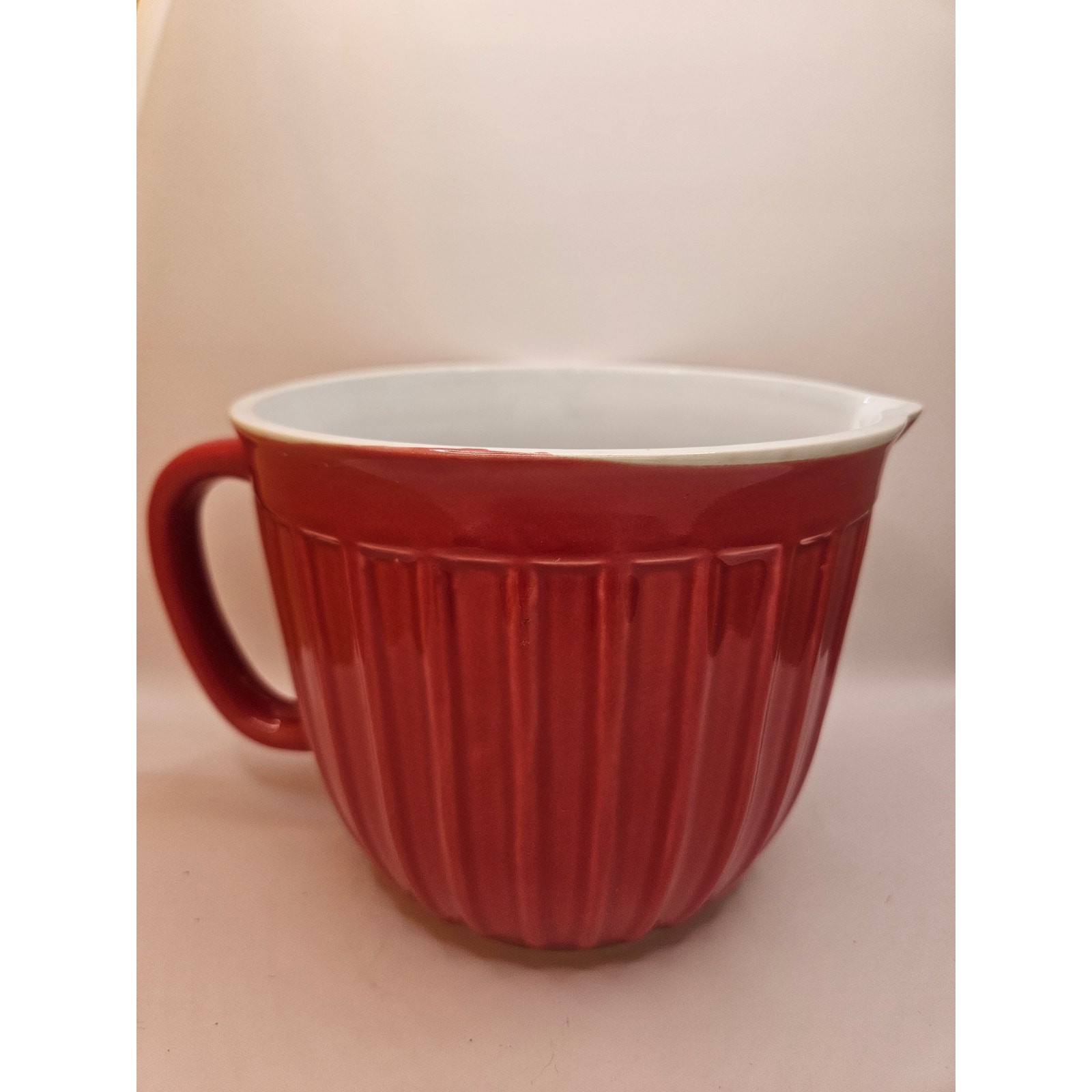 Medium Mixing Bowl w/ Handle Red & White 3 lb 6x7 not including handle gallery