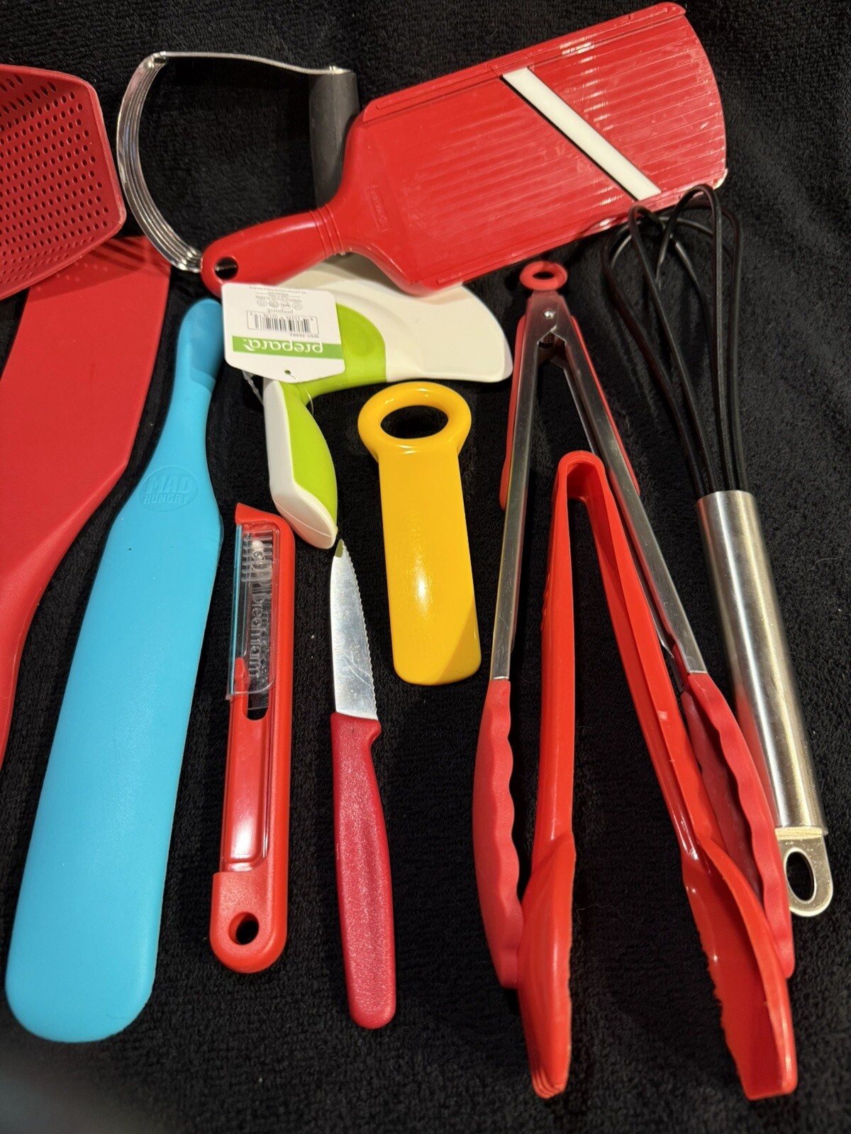 Kitchen Utensils Large Lot Mixed Materials & Brands With Ceramic Holder gallery