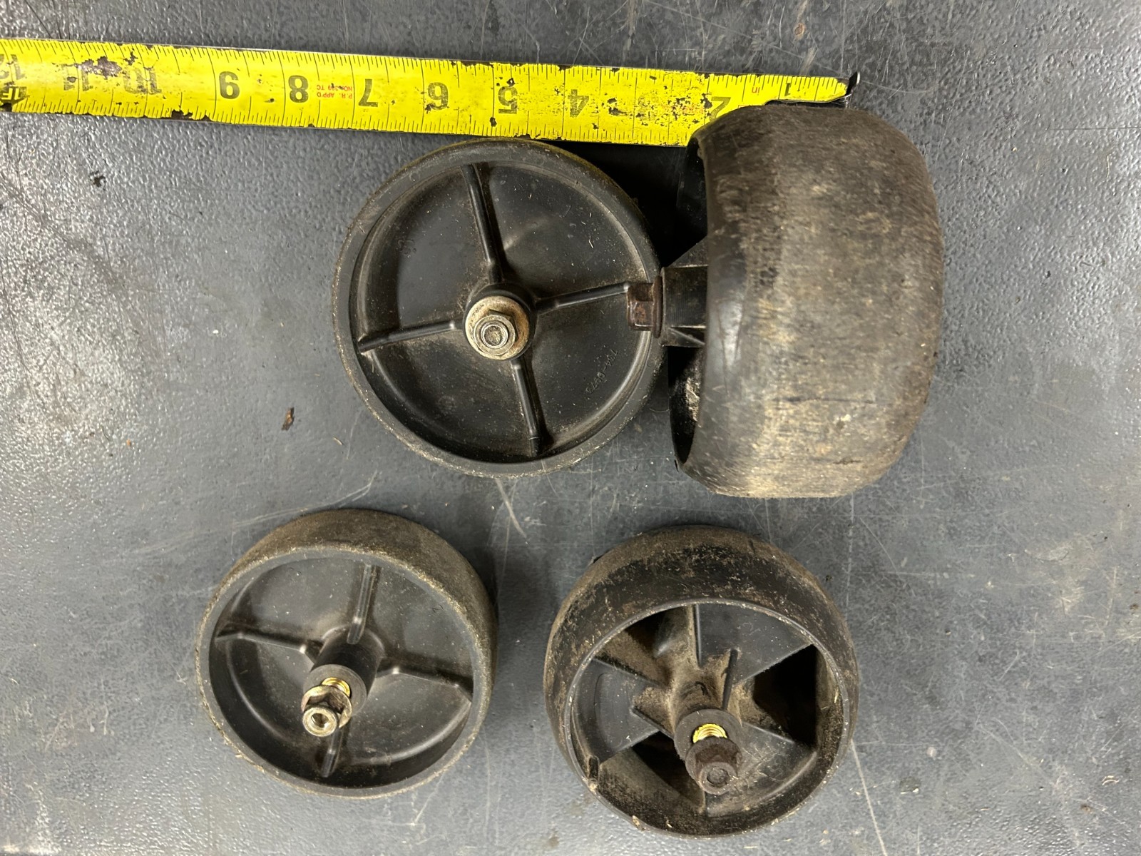 Cub Cadet LTX1045 13RX91AT056 deck wheels #734-04155 734-0973 gallery