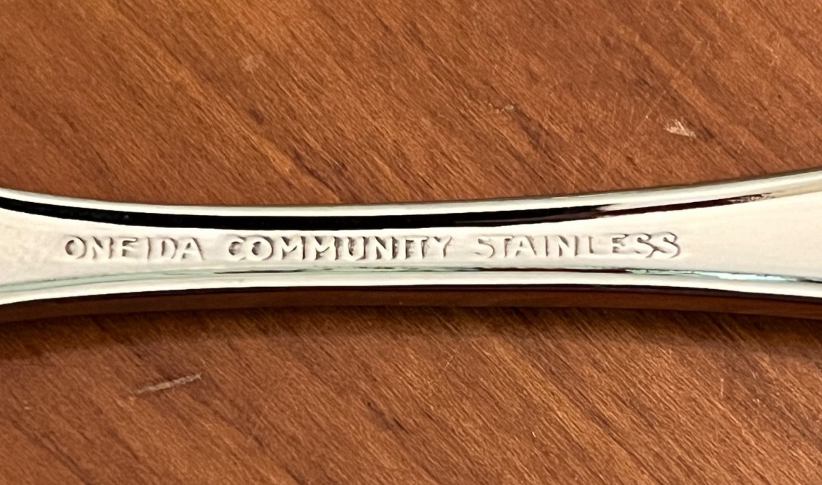 Oneida Community PLANTATION Betty Crocker Stainless Flatware - Choice gallery