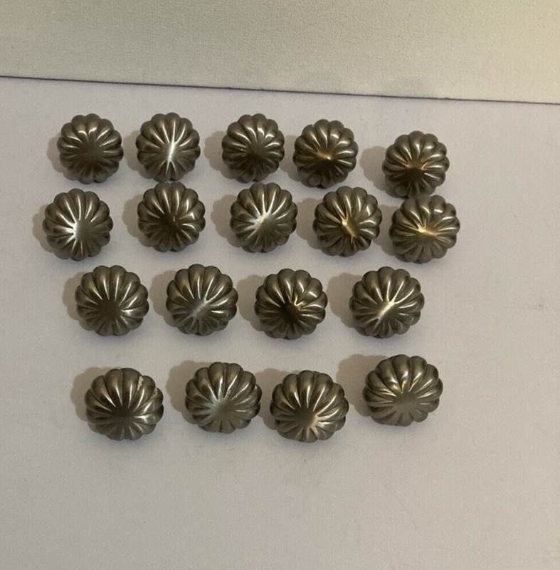 Cabinet Knobs Pulls Melon Scalloped Flower Satin Nickel Boho Retro (lot of 18) gallery