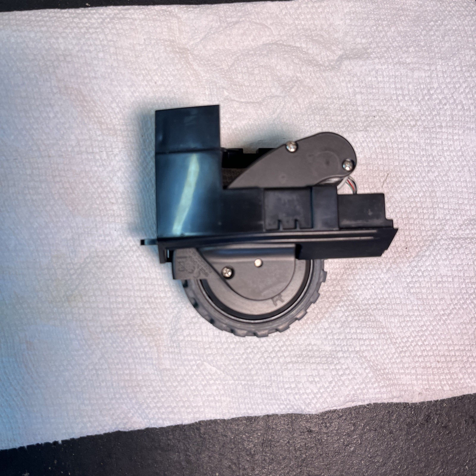 Genuine OEM RIGHT Wheel for iRobot Roomba s9 s9+ Robot Vacuum Tested Working gallery
