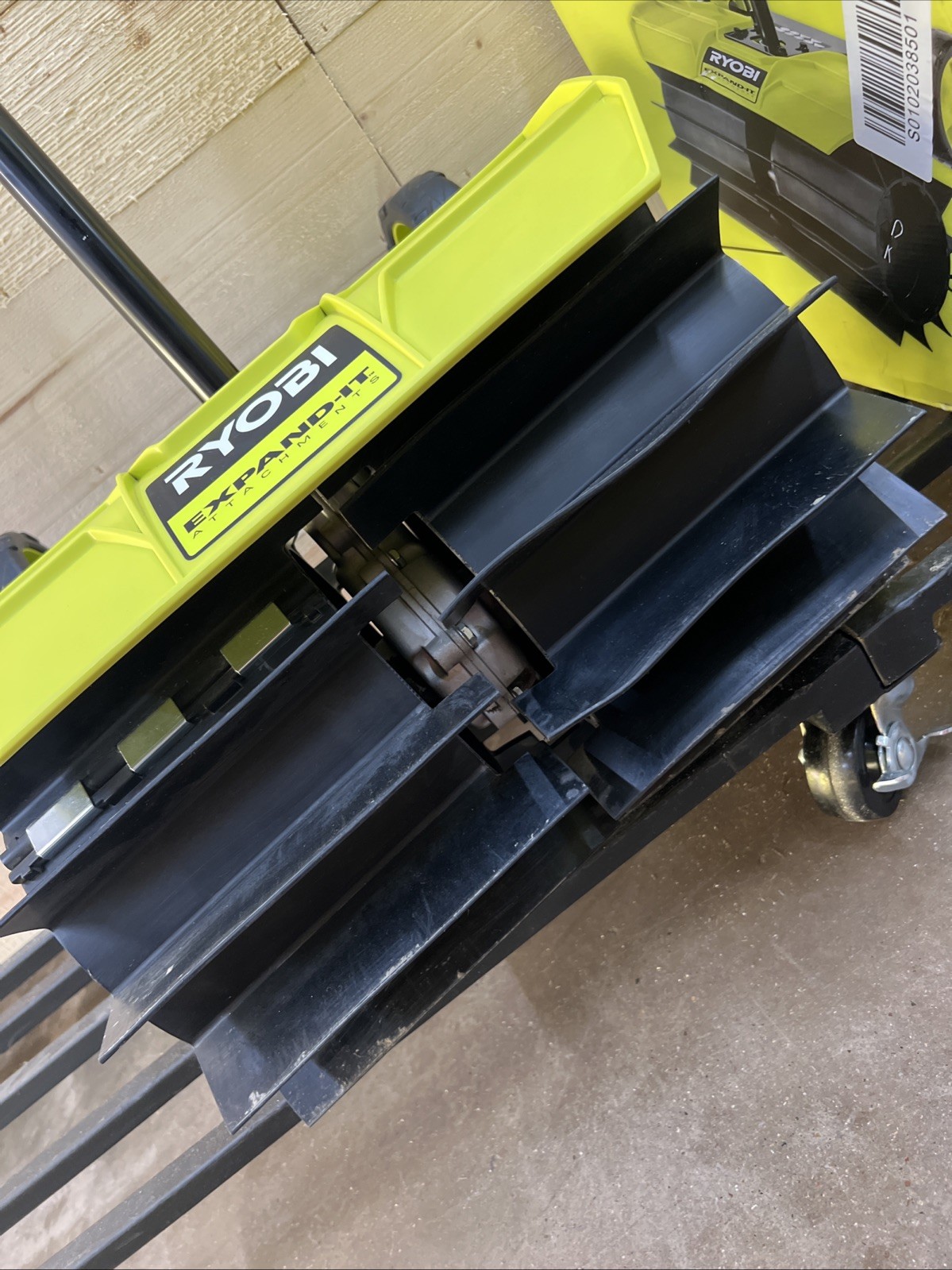 RYOBI Expand-It Rubber Sweeper Attachment (USED) RYSWPRUB gallery