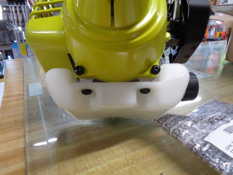 25CC GENUINE RYOBI 2 STROKE ENGINE VERTICAL OR HORIZONTAL RT253, RY254 WEEDER gallery