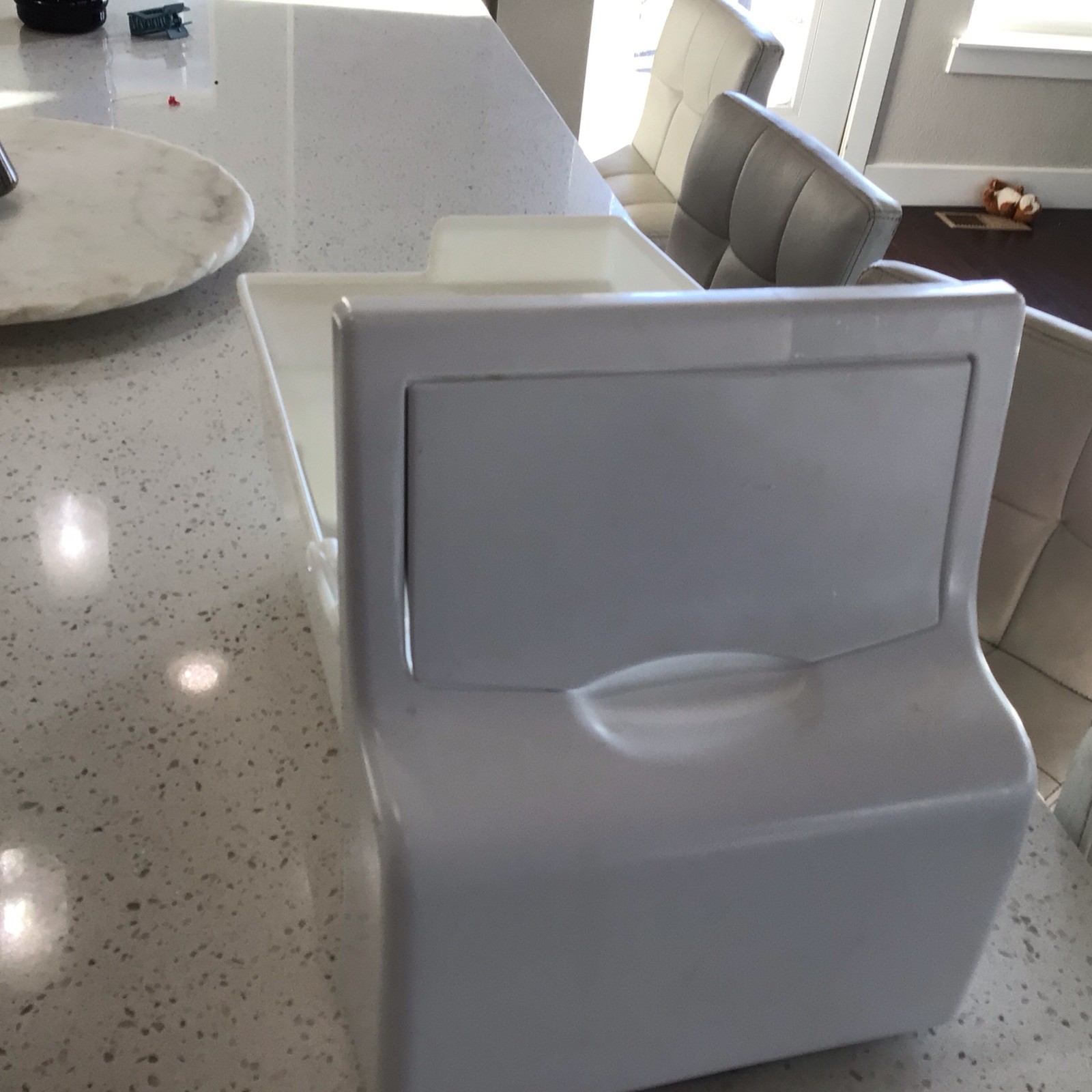 Frigidaire Refrigerator Ice Bin Container Assembly P# 241860803 (ms7) gallery