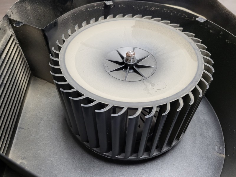 Austin Air HM400 Air Purifier Prefilter/HEPA gallery