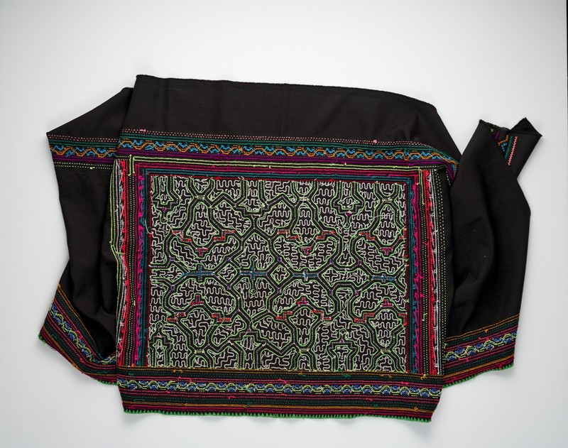 Shipibo Hand Embroidered table runner Ethnic Conibo Kene Tapestry Altar gallery