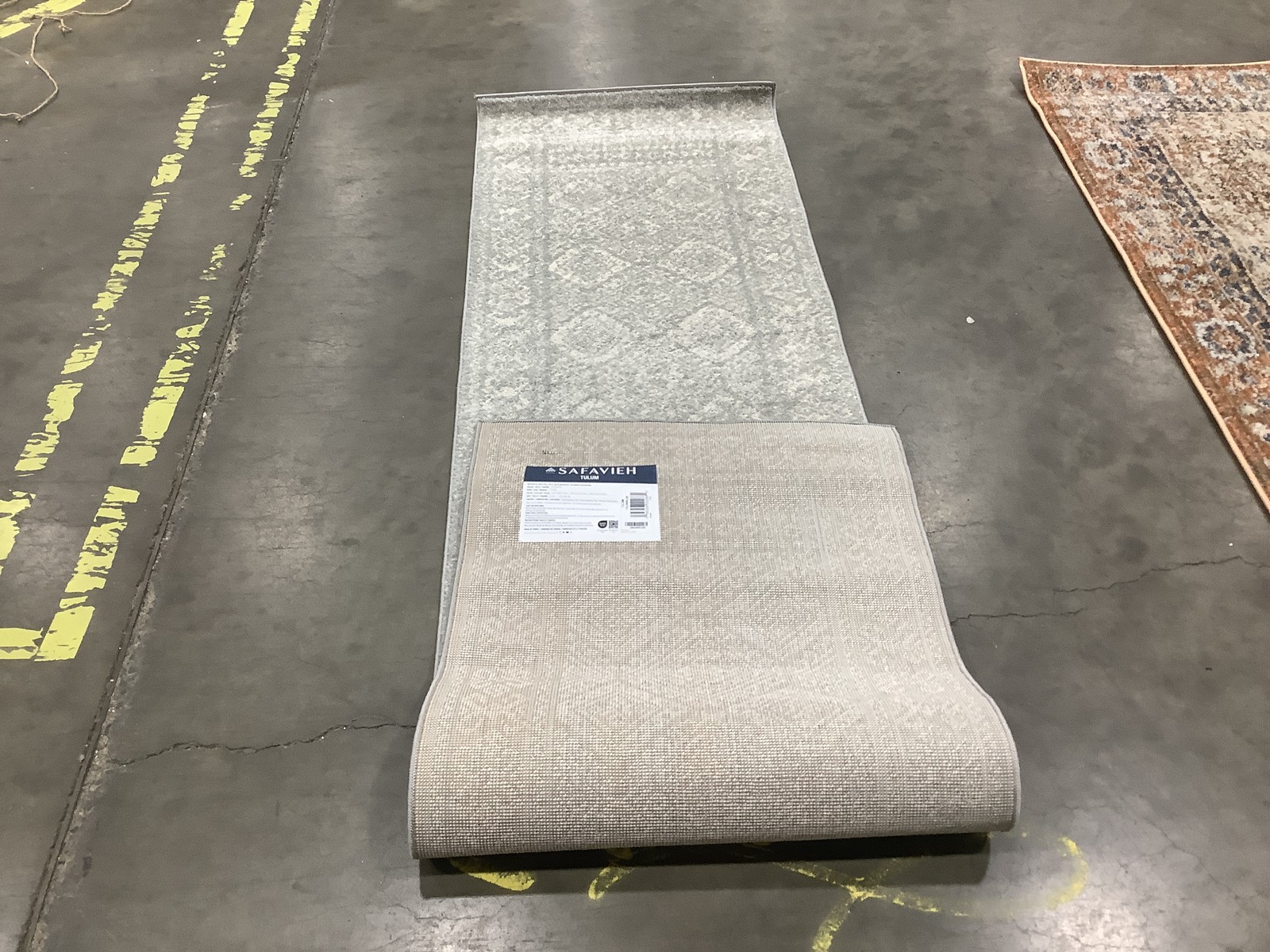 LTGREY / IVORY 2'-0" x 8'-0" Back Stain Rug, Reduced Price 1172685142 TUL264G-28 gallery