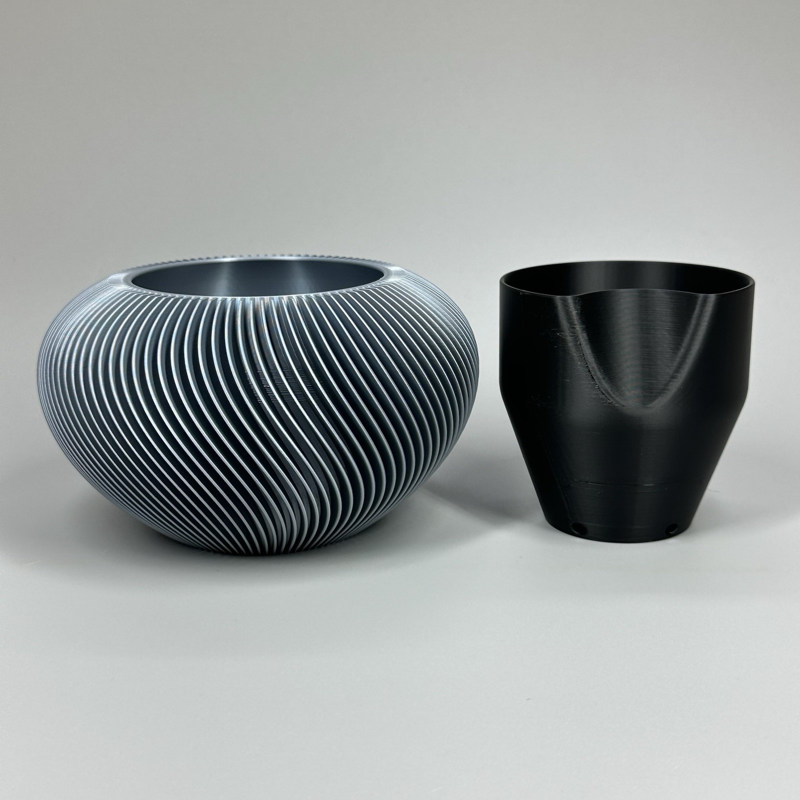 3D Printed Modern Ribbed Silver Gray Metallic Planter w/ Removable Insert gallery
