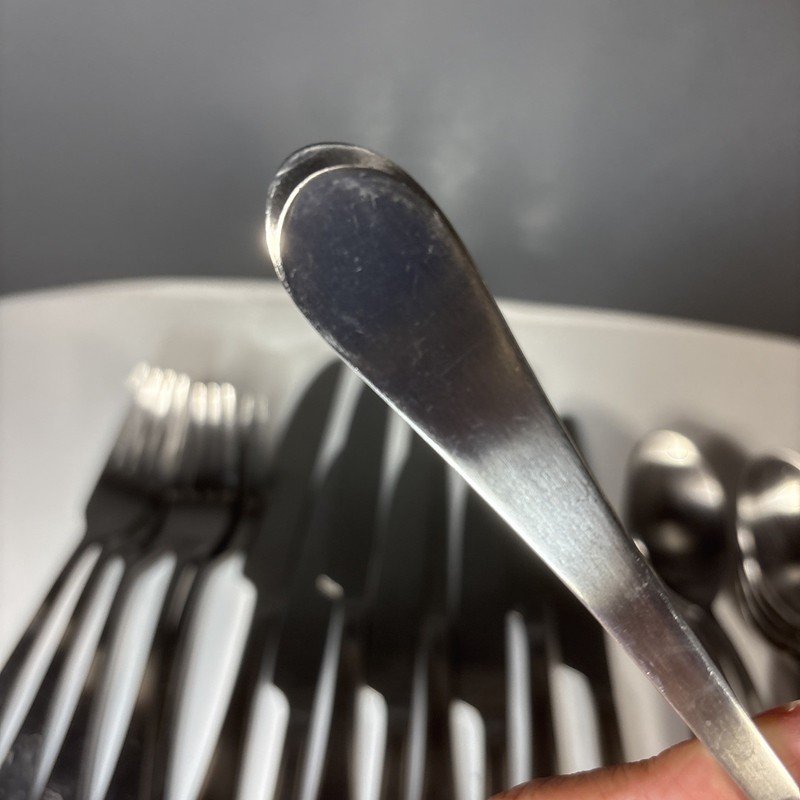 25 pc Oneida ICARUS Stainless Flatware Set - 8 3pc Settings + Slotted Spoon gallery