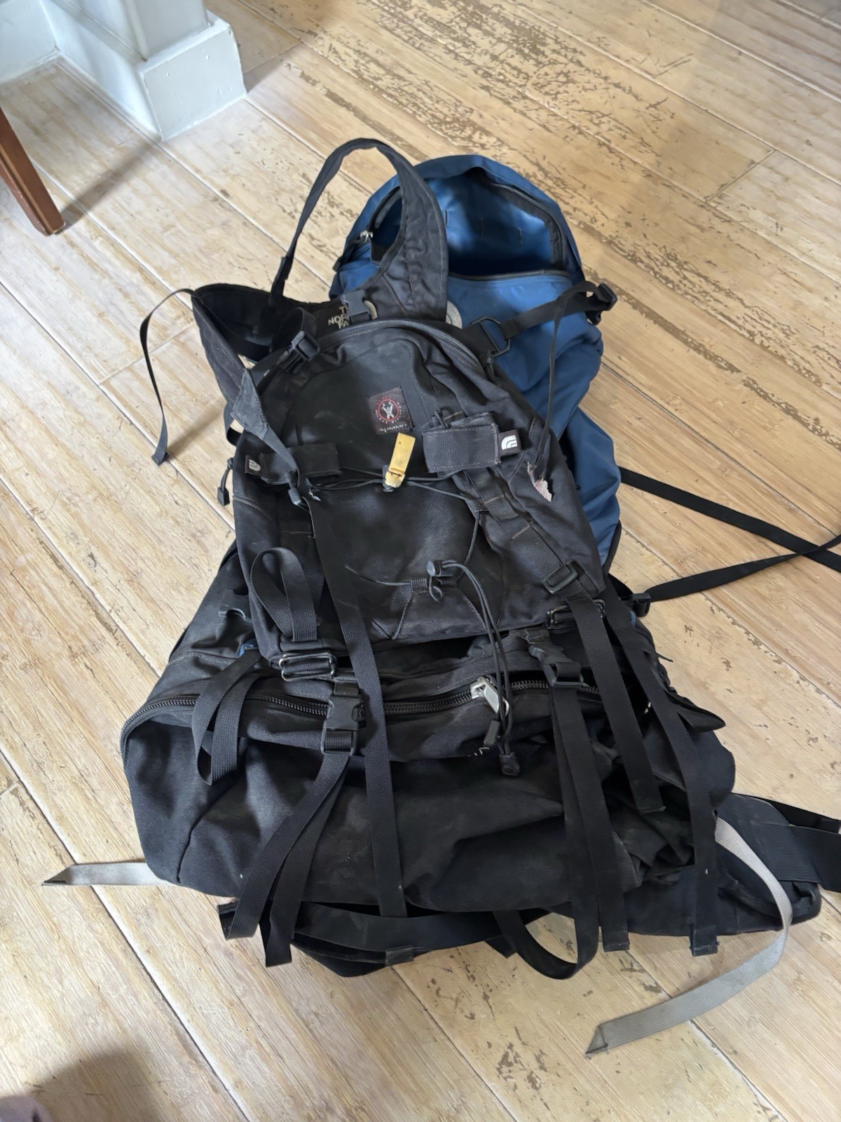 Northface Back Pack Stamina Internal Frame Accessory 27in Backpack Black Blue