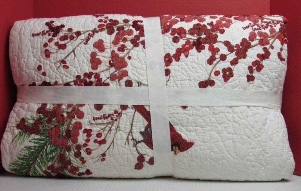 Pottery Barn Red Berry Wreath Quilt Full Queen 92" x 88" Red Multi NWT gallery