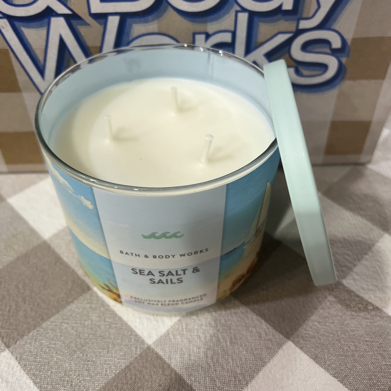 Bath & Body Works SEA SALT & SAILS 🏖️🐚 ⛵ 3 Wick SCENTED Candle 25-45 Hrs YUM gallery