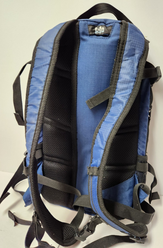 Quest H2O Backpack - Blue and Black 2